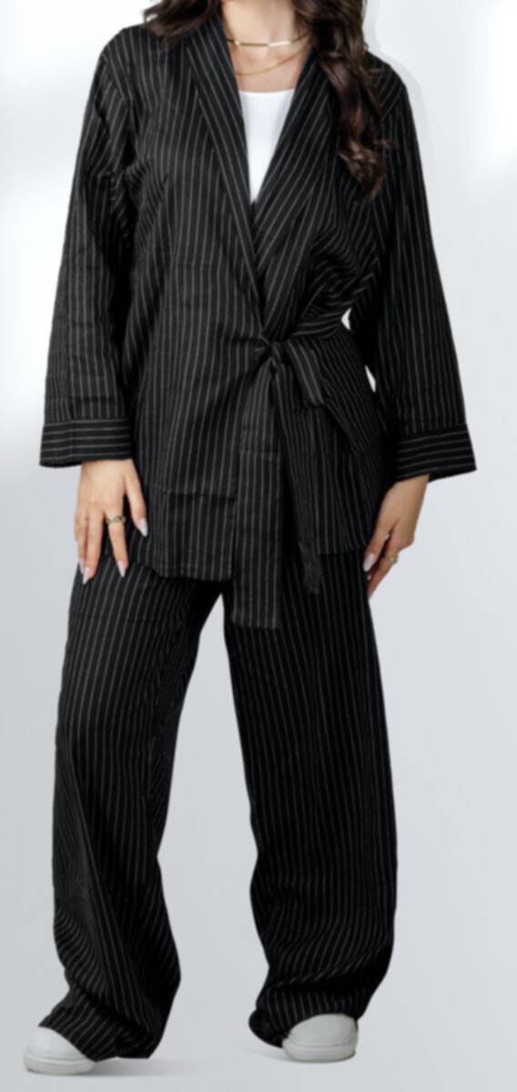 سوت كتان اسود مقلم