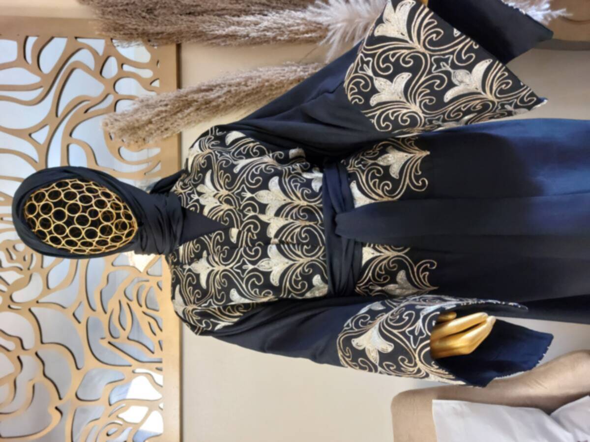 قفطان الزهرة الذهبية