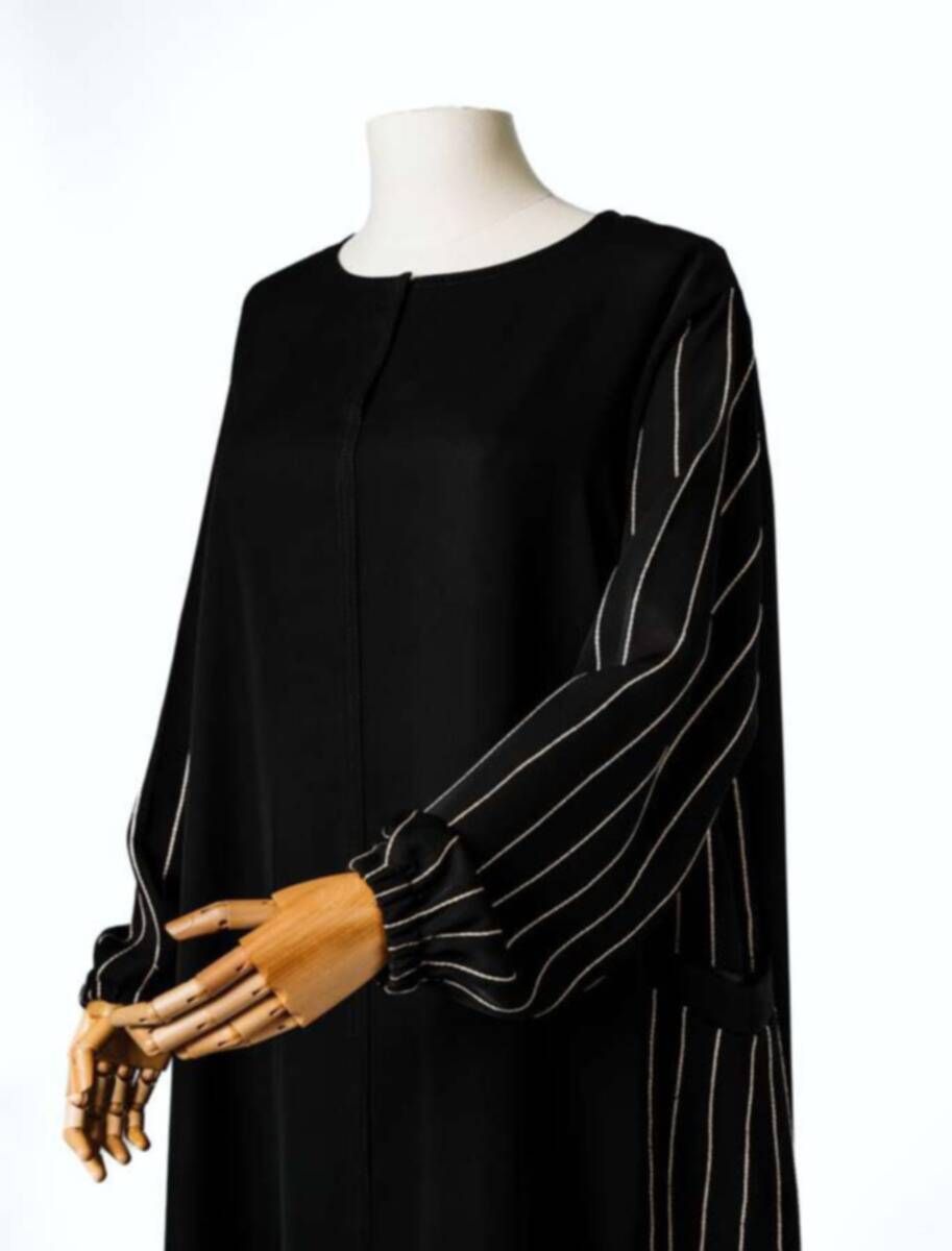 black khaleeji abaya
